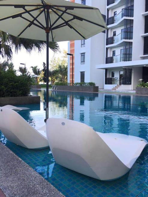 Timurbay By Dfamilia, Ground Floor Suite With Easy Access To The Pool And Beach Kuantan Eksteriør bilde