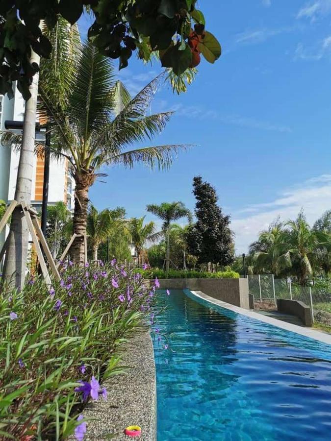 Timurbay By Dfamilia, Ground Floor Suite With Easy Access To The Pool And Beach Kuantan Eksteriør bilde
